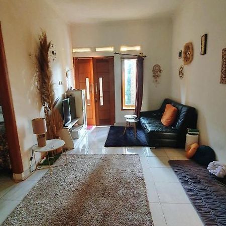 House In Bekasi Timur Villa Kültér fotó